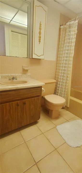 For Rent: $3,200 (2 beds, 2 baths, 1409 Square Feet)
