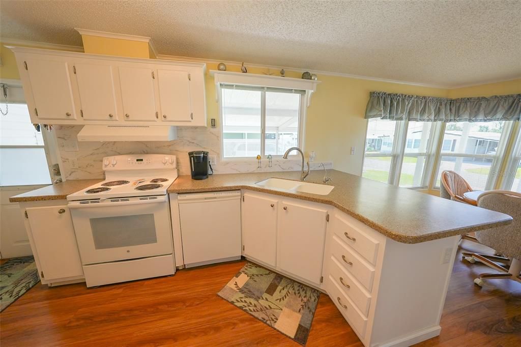 For Sale: $199,000 (2 beds, 2 baths, 1232 Square Feet)