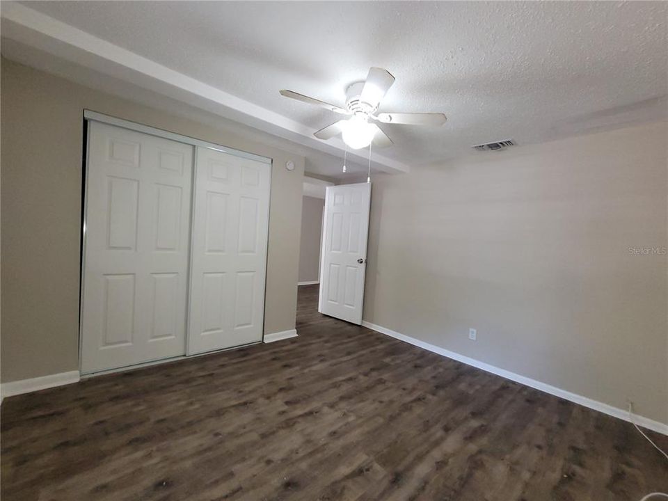 Active With Contract: $1,575 (3 beds, 1 baths, 1493 Square Feet)