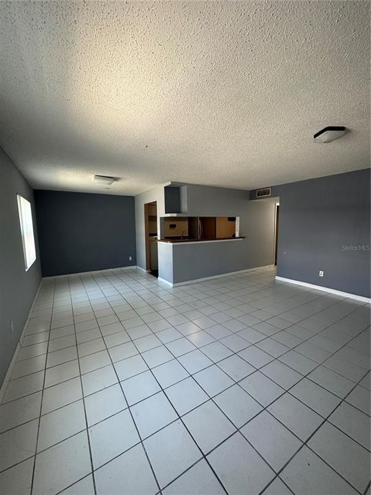 For Sale: $149,999 (2 beds, 1 baths, 960 Square Feet)