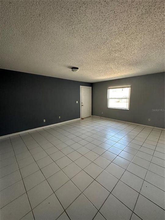 For Sale: $149,999 (2 beds, 1 baths, 960 Square Feet)