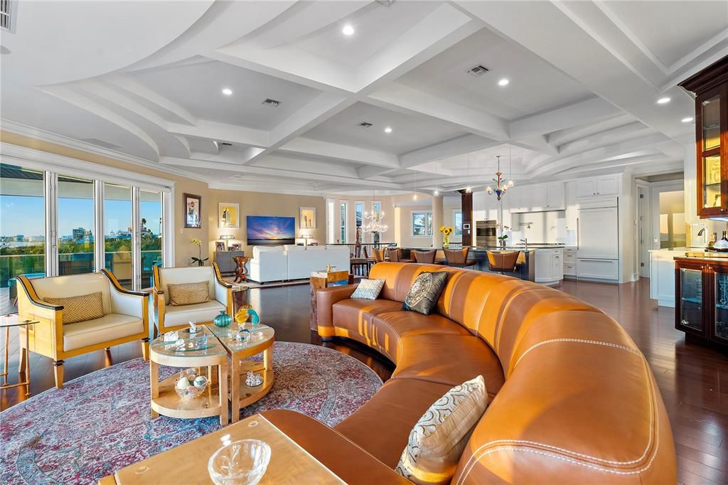 Active With Contract: $12,400,000 (5 beds, 7 baths, 5542 Square Feet)