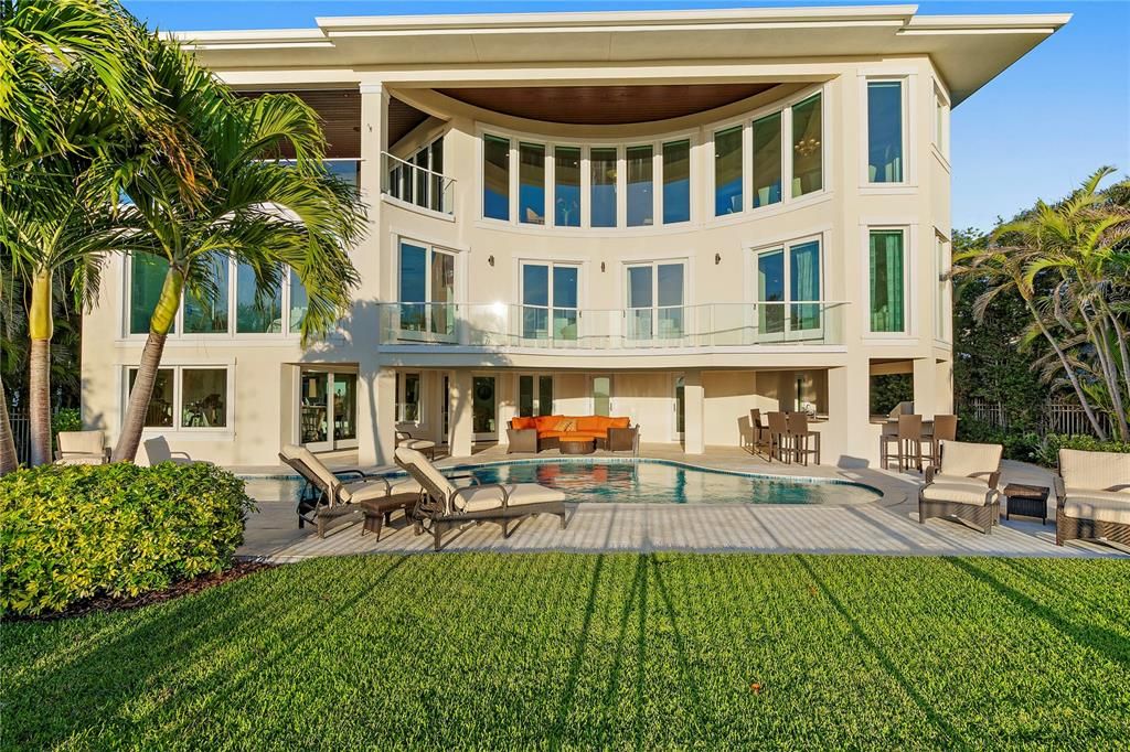 For Sale: $12,400,000 (5 beds, 7 baths, 5542 Square Feet)