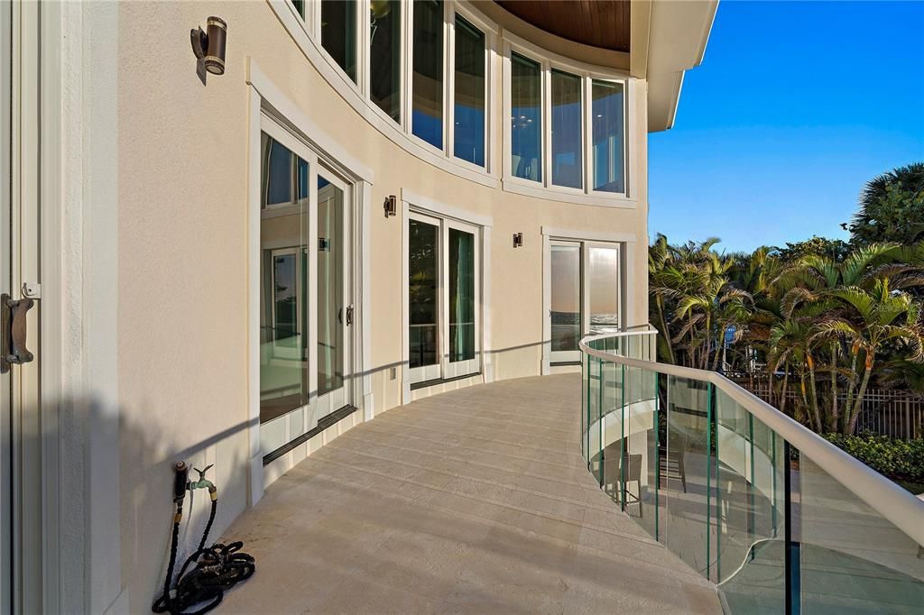 For Sale: $12,400,000 (5 beds, 7 baths, 5542 Square Feet)