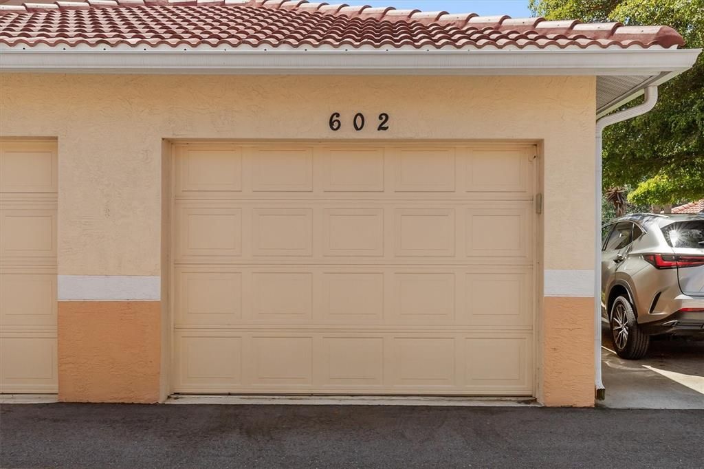 Private Garage 602 Casa Del Lago, Venice, FL, 34292
