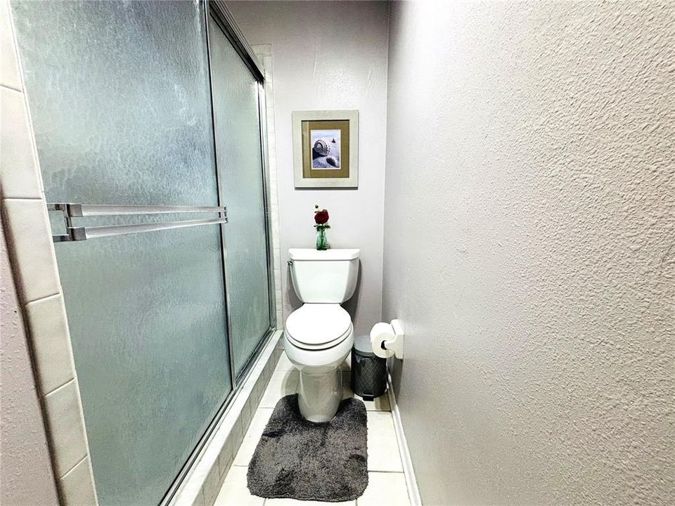 待售: $260,000 (2 贝兹, 2 浴室, 1283 平方英尺)