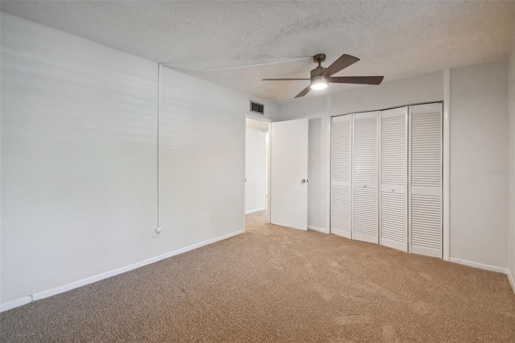 Active With Contract: $175,000 (1 beds, 1 baths, 644 Square Feet)