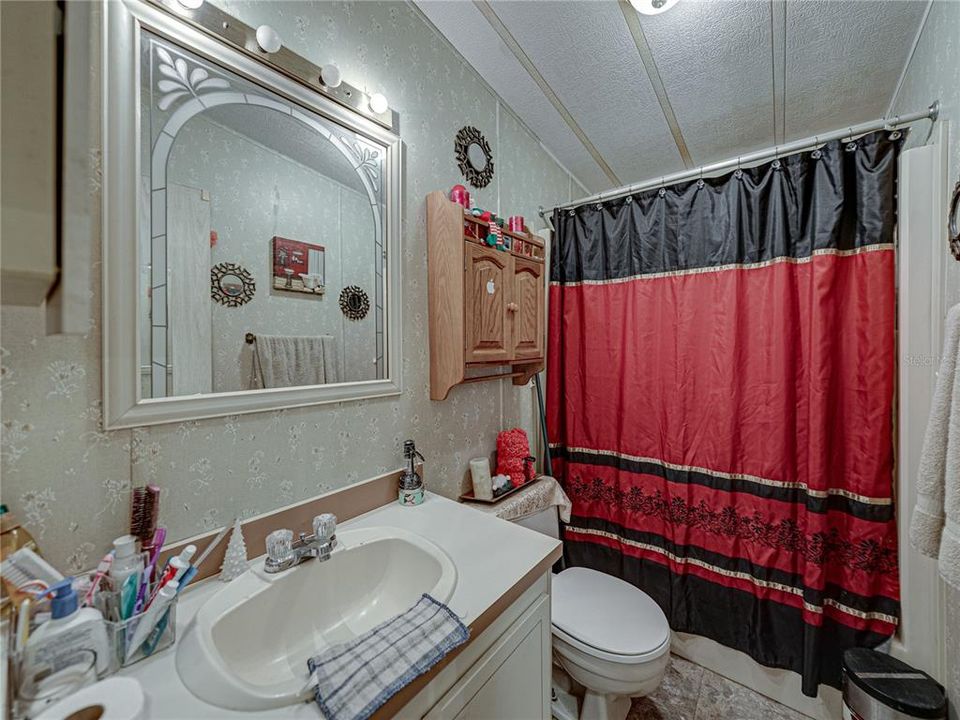 Под контрактом: $196,500 (3 спален, 2 ванн, 1248 Квадратных фут)
