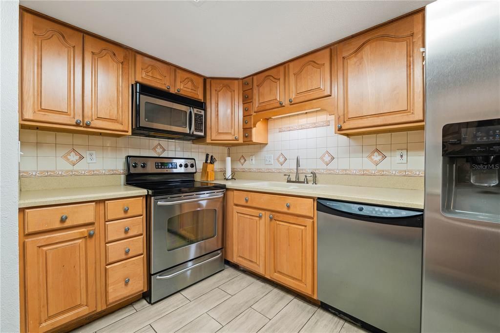 For Sale: $219,500 (3 beds, 2 baths, 1432 Square Feet)