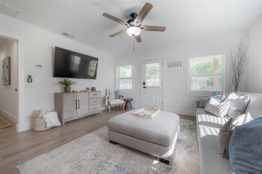 Active With Contract: $450,000 (3 beds, 2 baths, 1361 Square Feet)