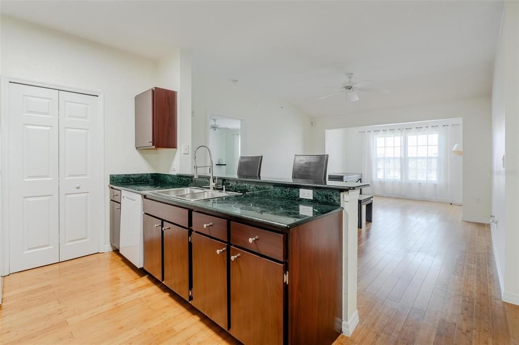 Active With Contract: $244,000 (2 beds, 2 baths, 1142 Square Feet)