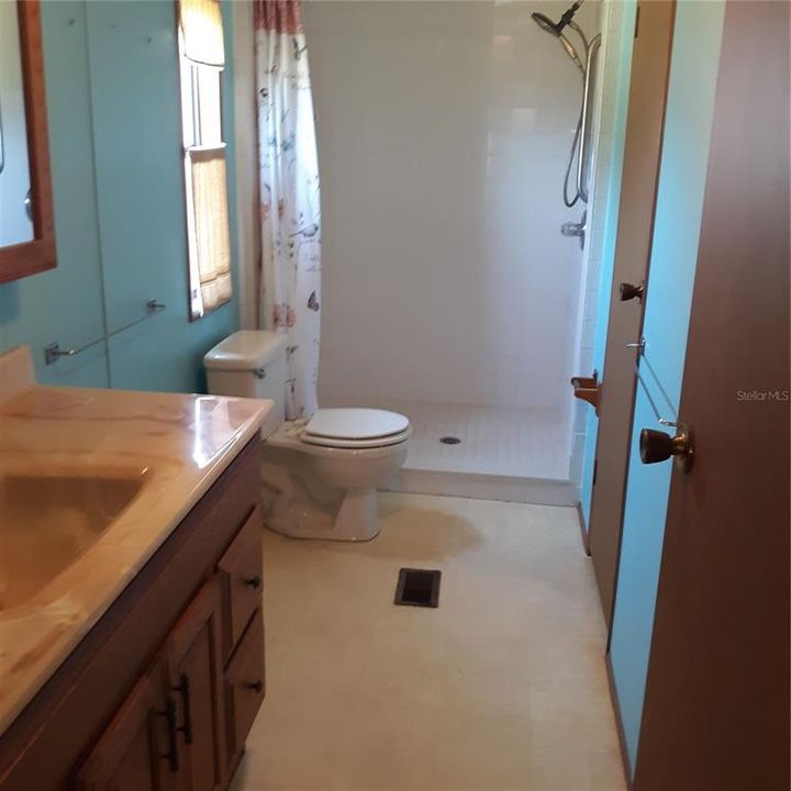 For Sale: $199,900 (3 beds, 2 baths, 1456 Square Feet)