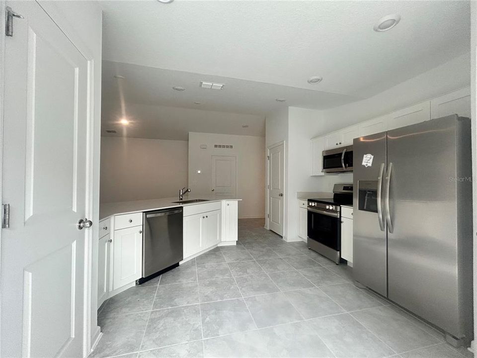 For Rent: $2,250 (3 beds, 2 baths, 2109 Square Feet)