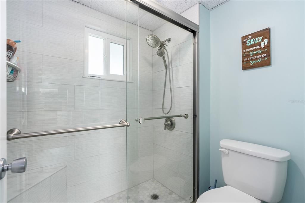 For Sale: $224,900 (2 beds, 2 baths, 1050 Square Feet)