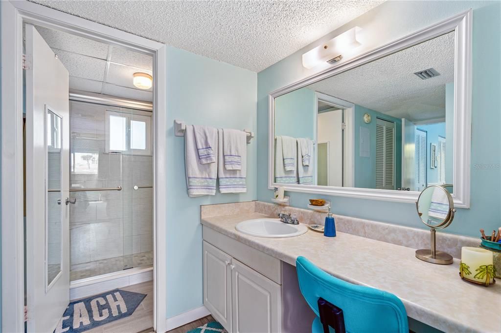 For Sale: $224,900 (2 beds, 2 baths, 1050 Square Feet)