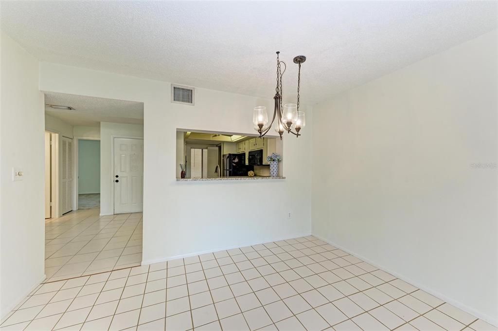 For Sale: $199,900 (2 beds, 2 baths, 1134 Square Feet)