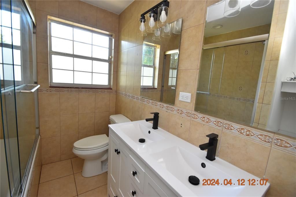最近租的: $1,950 (3 贝兹, 2 浴室, 1228 平方英尺)
