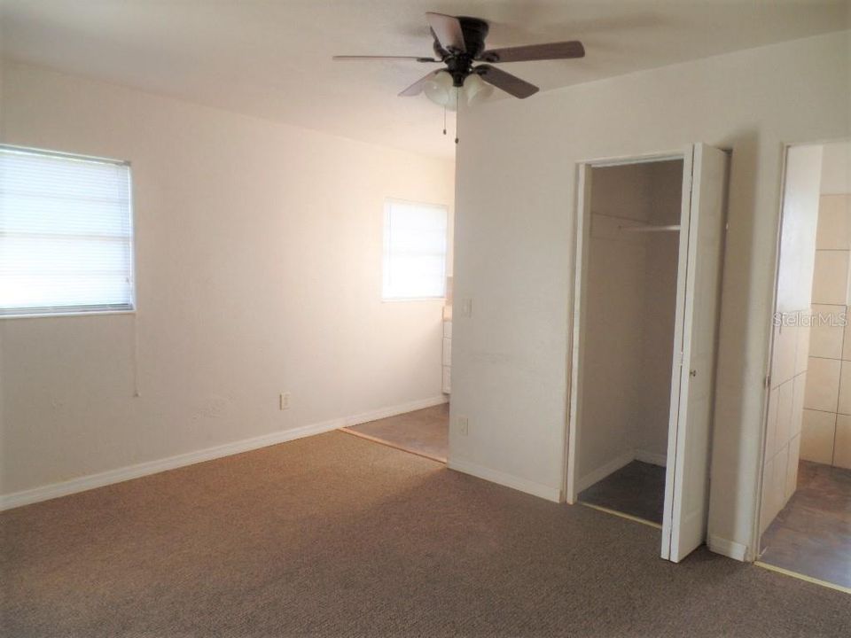 Recently Rented: $1,050 (0 beds, 1 baths, 325 Square Feet)