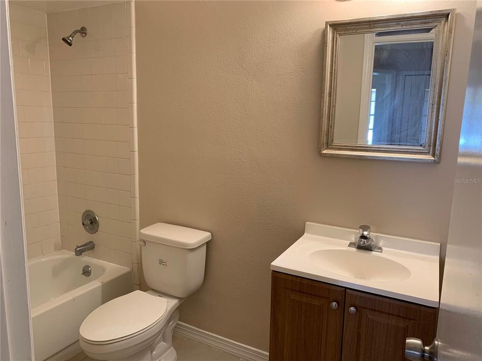 For Rent: $1,800 (3 beds, 2 baths, 1232 Square Feet)