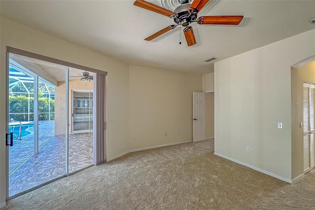 For Sale: $369,000 (2 beds, 2 baths, 1941 Square Feet)