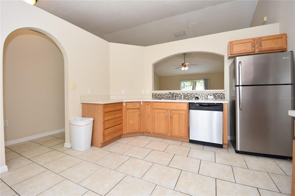 Recently Rented: $1,850 (3 beds, 2 baths, 1371 Square Feet)