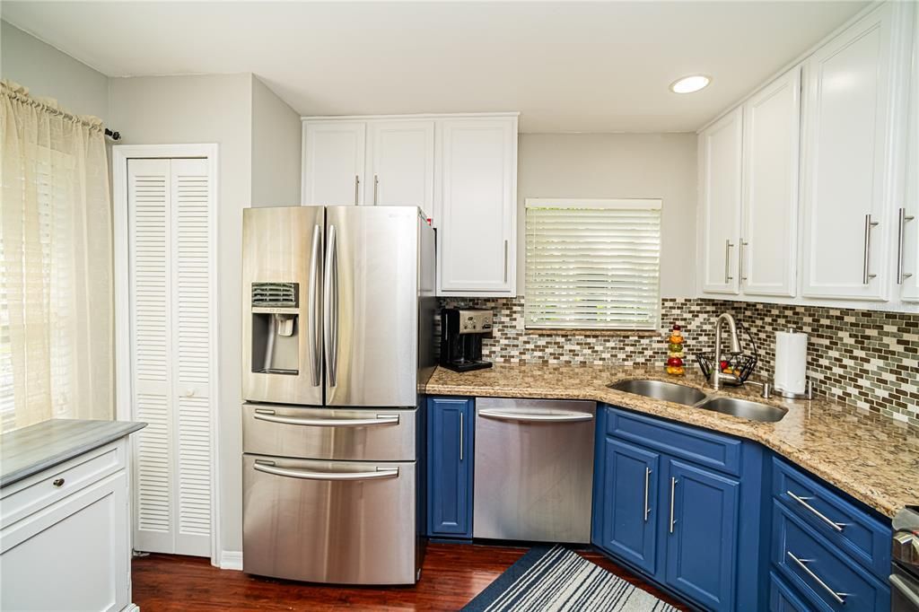 For Sale: $399,000 (2 beds, 2 baths, 1357 Square Feet)