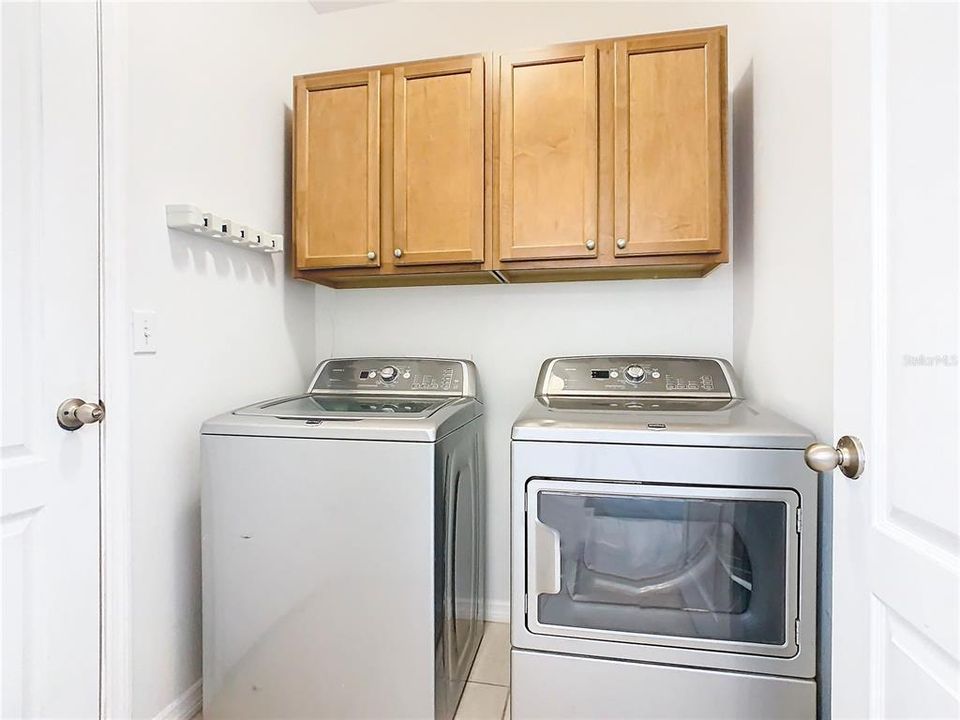 Active With Contract: $340,000 (3 beds, 2 baths, 1581 Square Feet)
