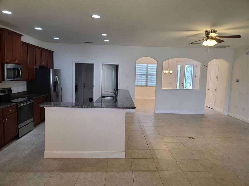 Active With Contract: $3,000 (3 beds, 3 baths, 2229 Square Feet)