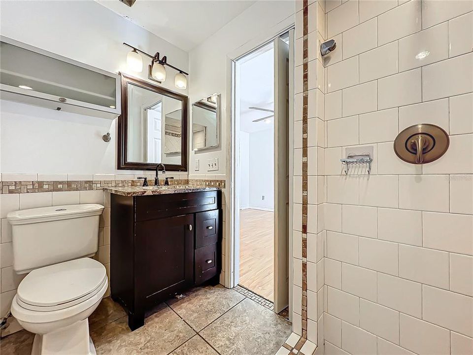 最近售出: $350,000 (3 贝兹, 2 浴室, 1195 平方英尺)