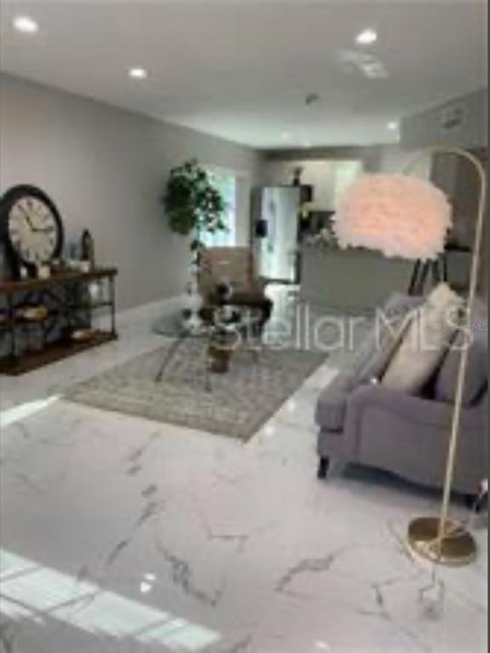 Active With Contract: $2,500 (3 beds, 1 baths, 1115 Square Feet)