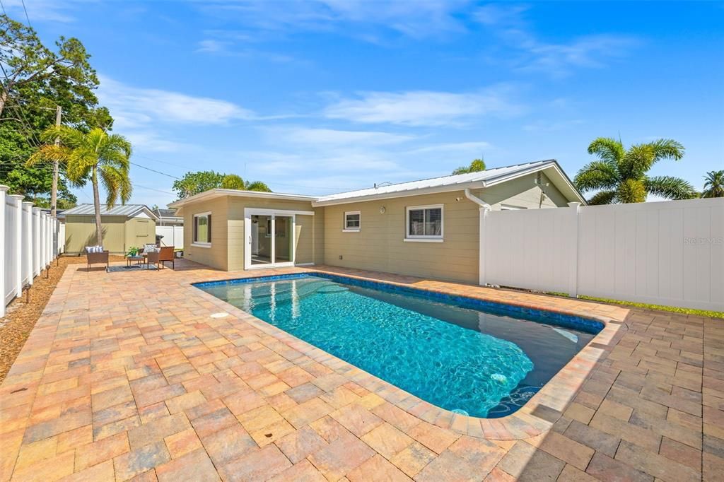Active With Contract: $739,900 (3 beds, 2 baths, 1641 Square Feet)