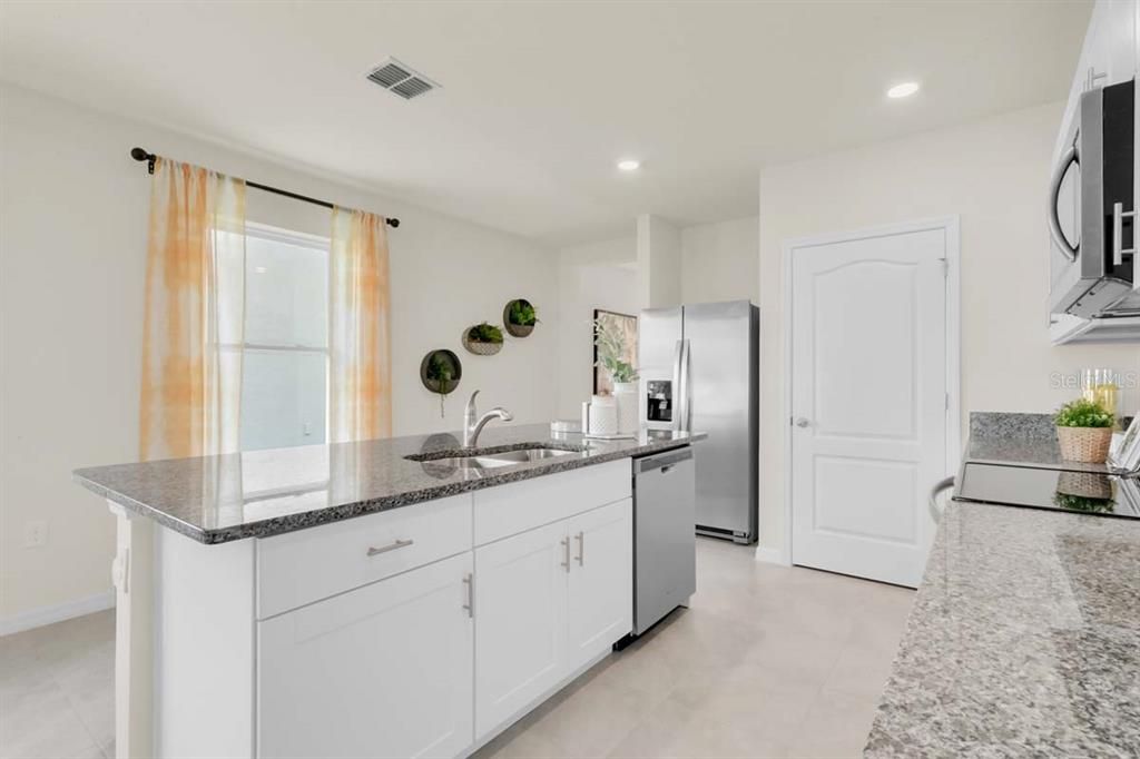 For Sale: $356,990 (3 beds, 2 baths, 1649 Square Feet)