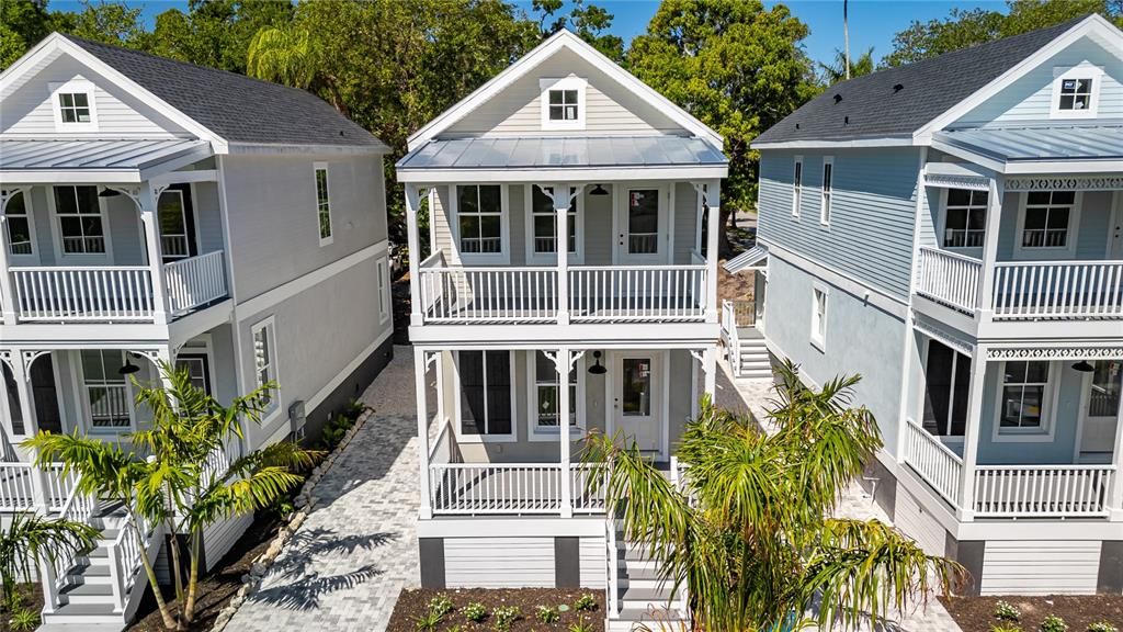 On the new Bradenton Riverwalk and Walking distance to Downtown!