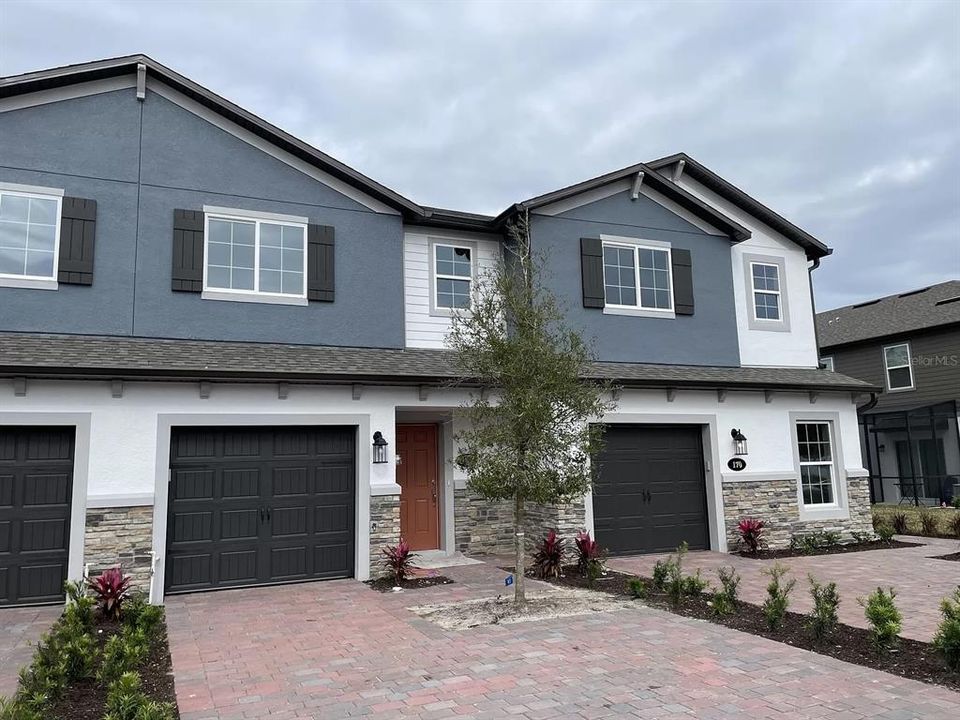 Recently Sold: $349,990 (3 beds, 3 baths, 1379 Square Feet)