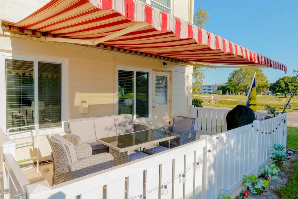 If it gets too sunny, extend your remote controlled awning. You can enjoy the shade and the view of the golf course.