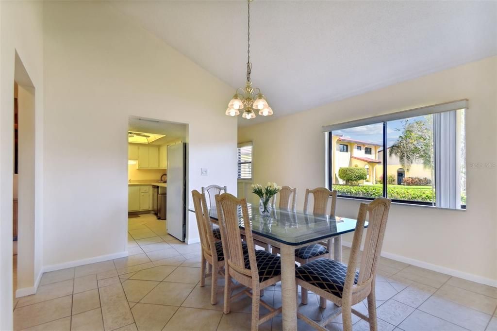 Active With Contract: $219,900 (2 beds, 2 baths, 1120 Square Feet)