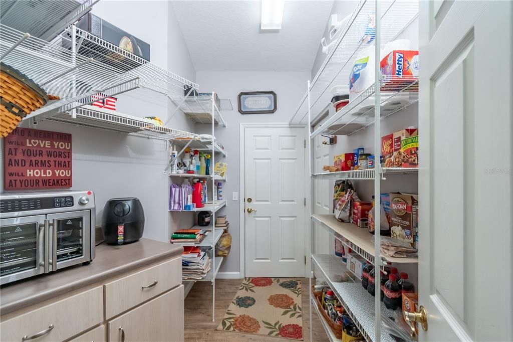 big pantry off kitchen