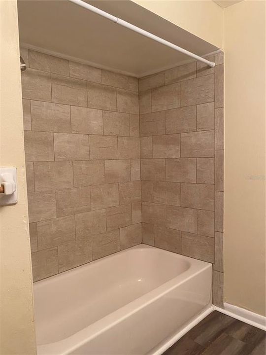For Rent: $1,500 (2 beds, 1 baths, 923 Square Feet)