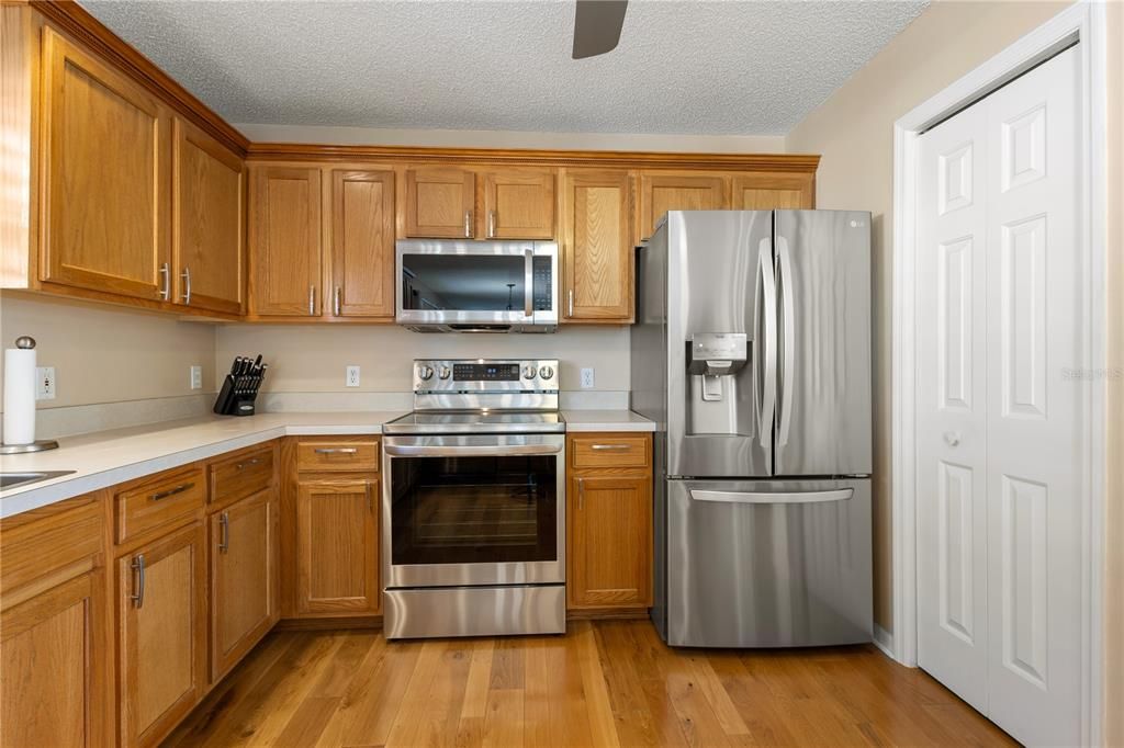 For Sale: $359,000 (2 beds, 2 baths, 1146 Square Feet)
