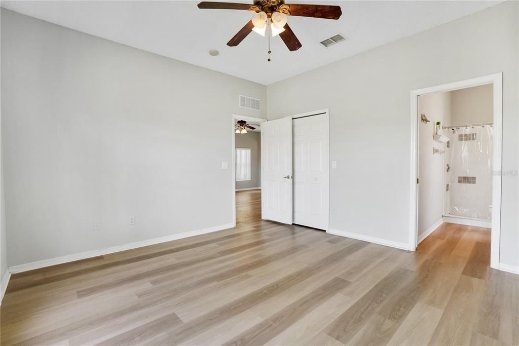 For Sale: $359,000 (2 beds, 2 baths, 1211 Square Feet)