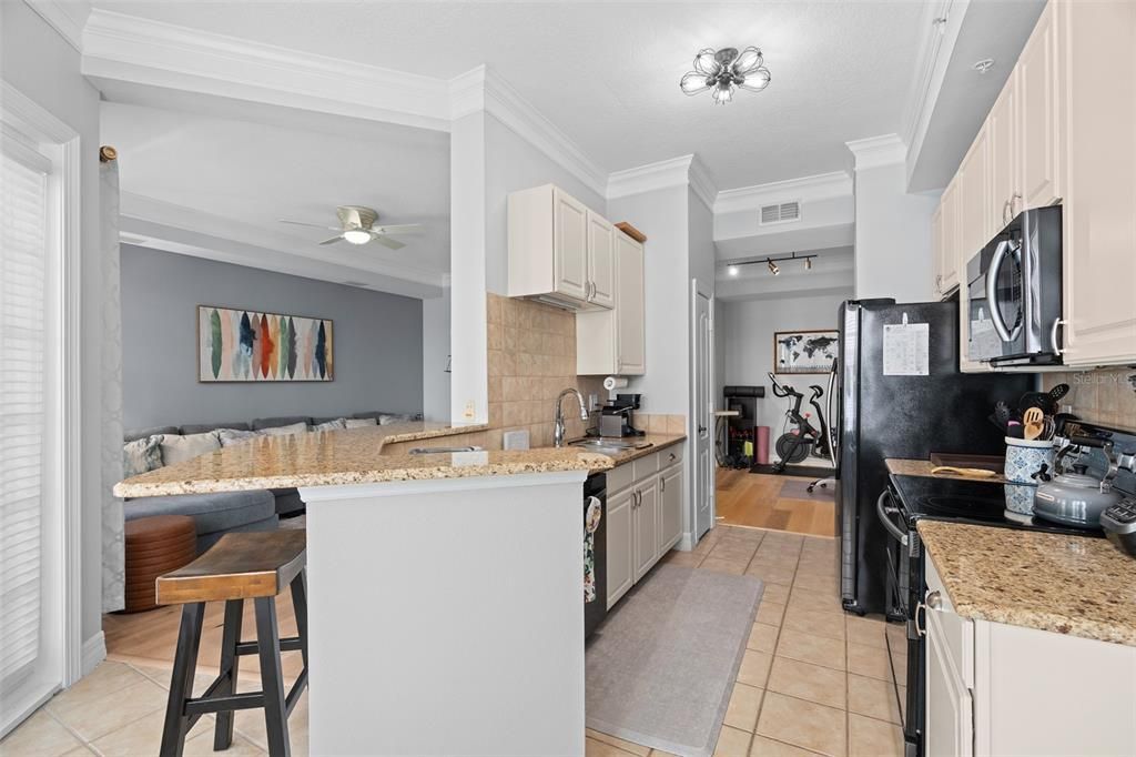 For Sale: $379,000 (1 beds, 1 baths, 1073 Square Feet)