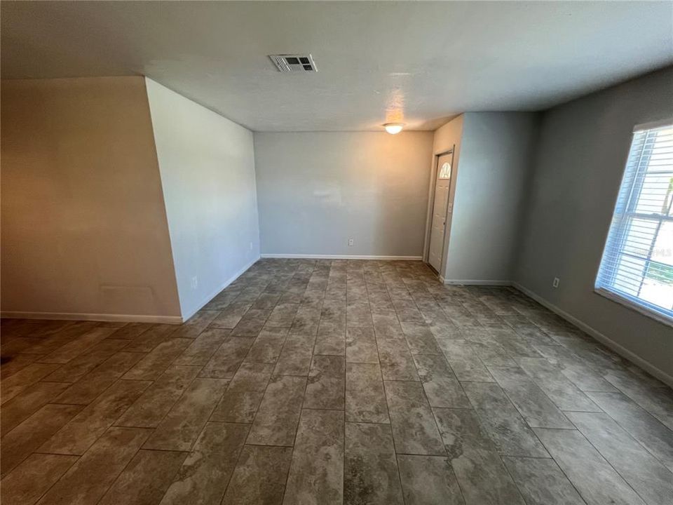 Recently Rented: $2,200 (3 beds, 2 baths, 1163 Square Feet)