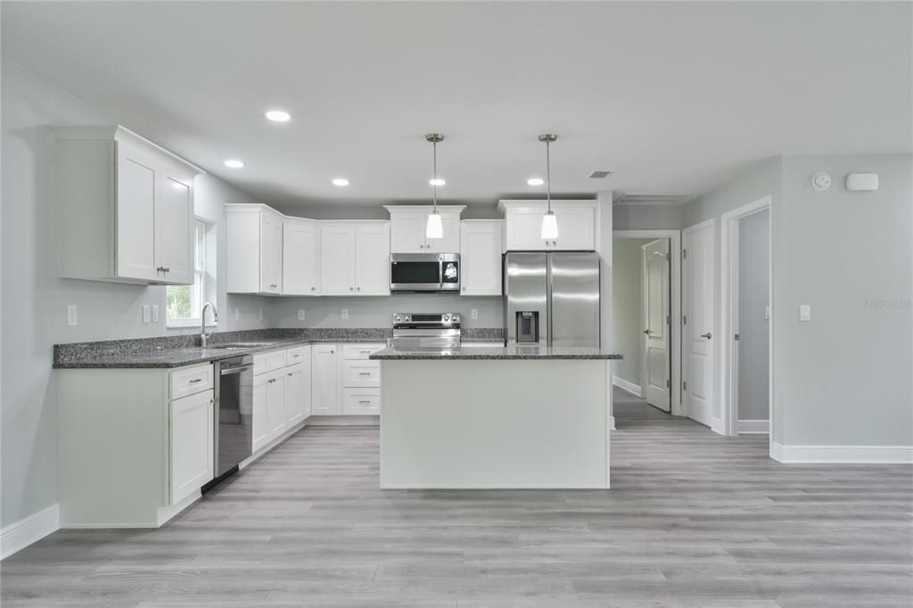 Active With Contract: $297,800 (3 beds, 2 baths, 1533 Square Feet)