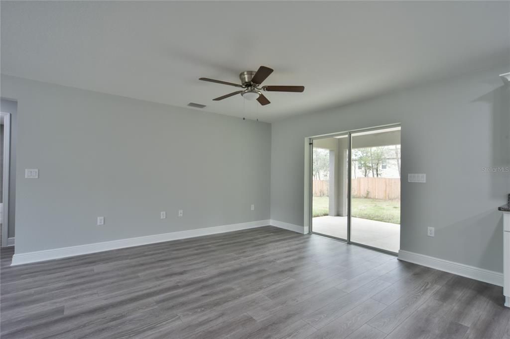 Active With Contract: $297,800 (3 beds, 2 baths, 1533 Square Feet)
