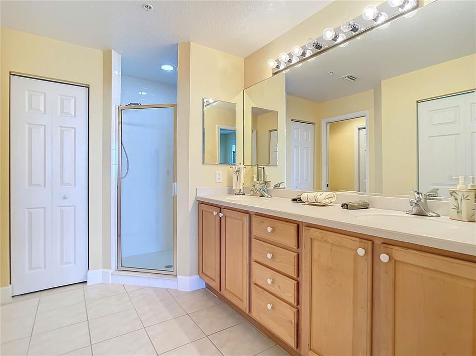 For Sale: $589,900 (2 beds, 2 baths, 1456 Square Feet)