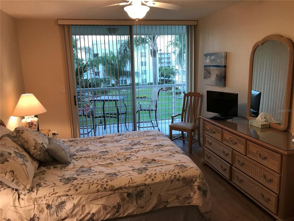 For Rent: $2,400 (2 beds, 2 baths, 1080 Square Feet)