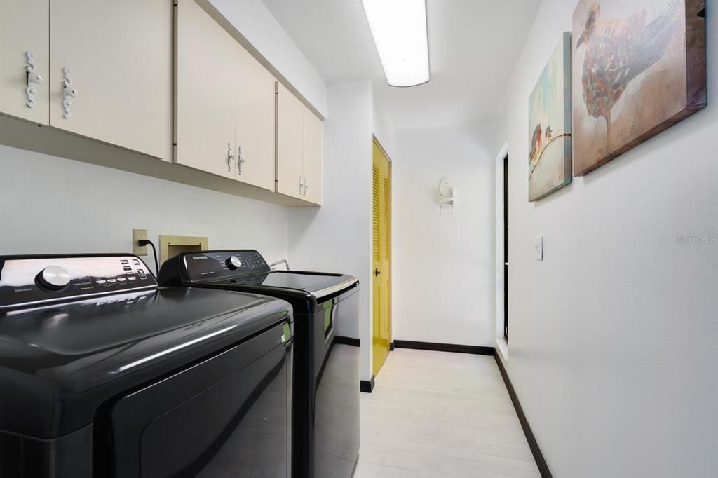 For Sale: $549,000 (2 beds, 2 baths, 1630 Square Feet)