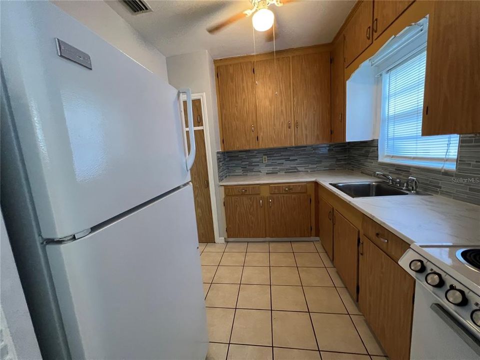 For Rent: $1,450 (1 beds, 1 baths, 662 Square Feet)