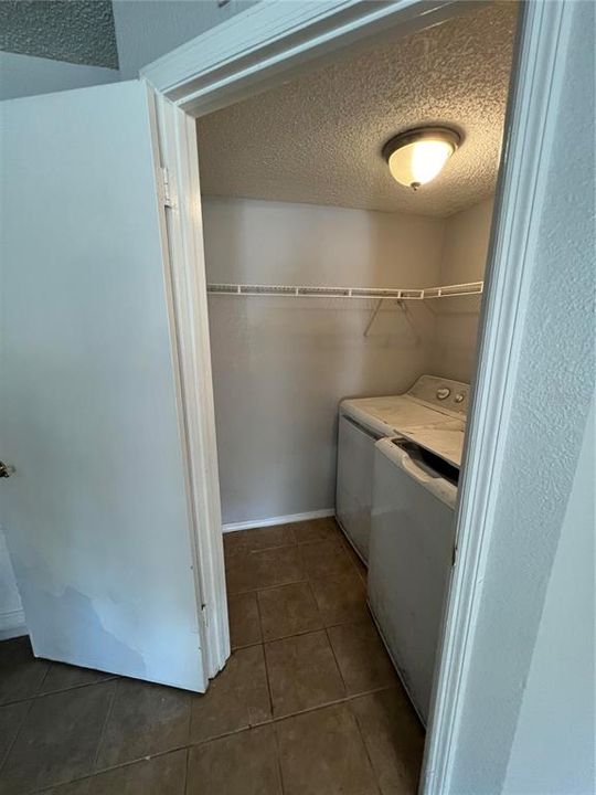 Recently Rented: $1,200 (1 beds, 1 baths, 703 Square Feet)