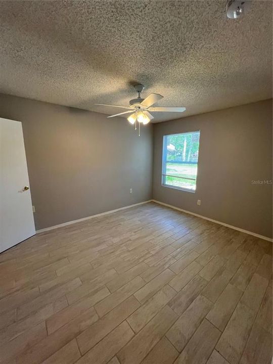 Recently Rented: $1,200 (1 beds, 1 baths, 703 Square Feet)